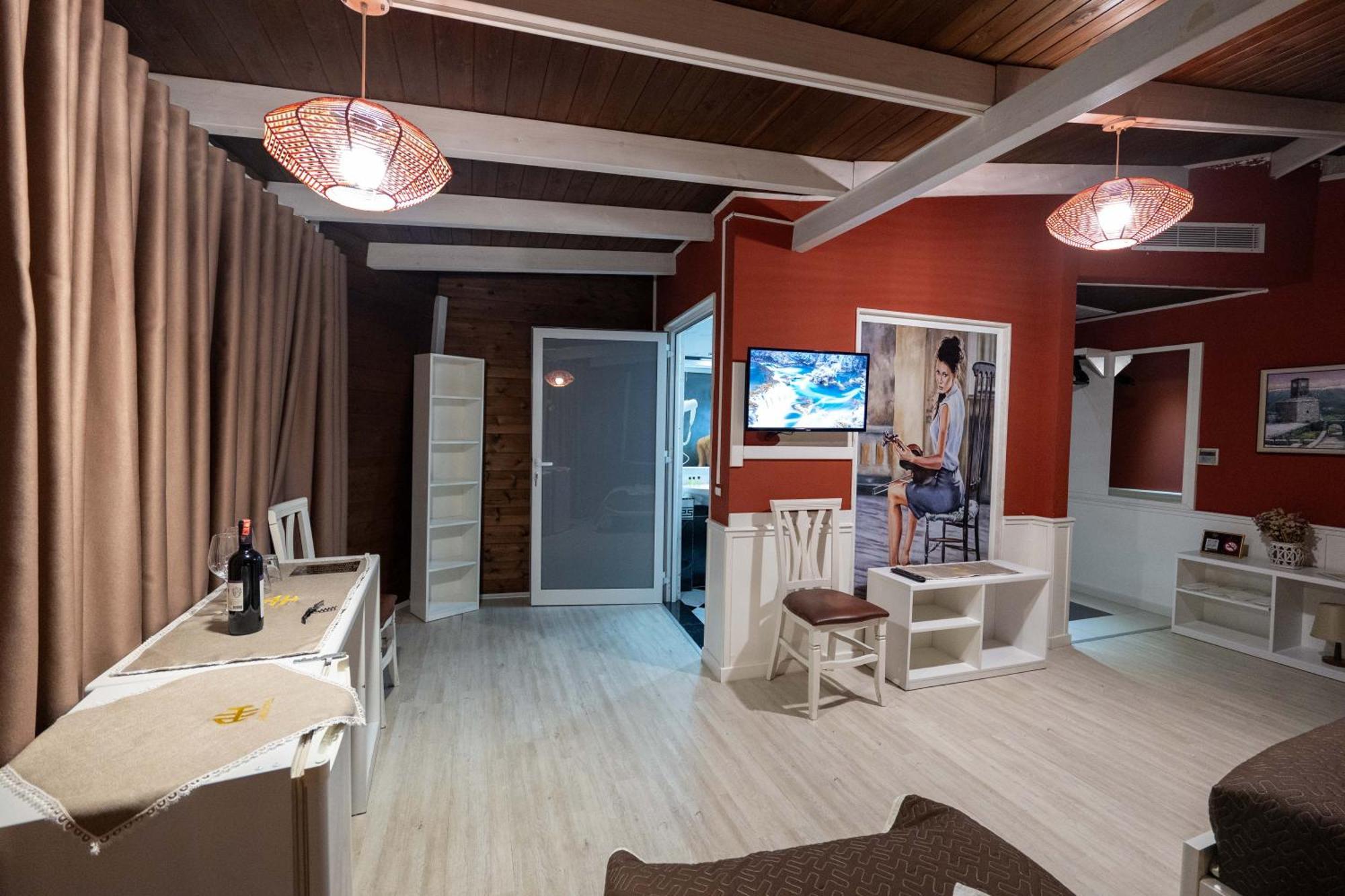 Hotel Aria Tirana Kültér fotó