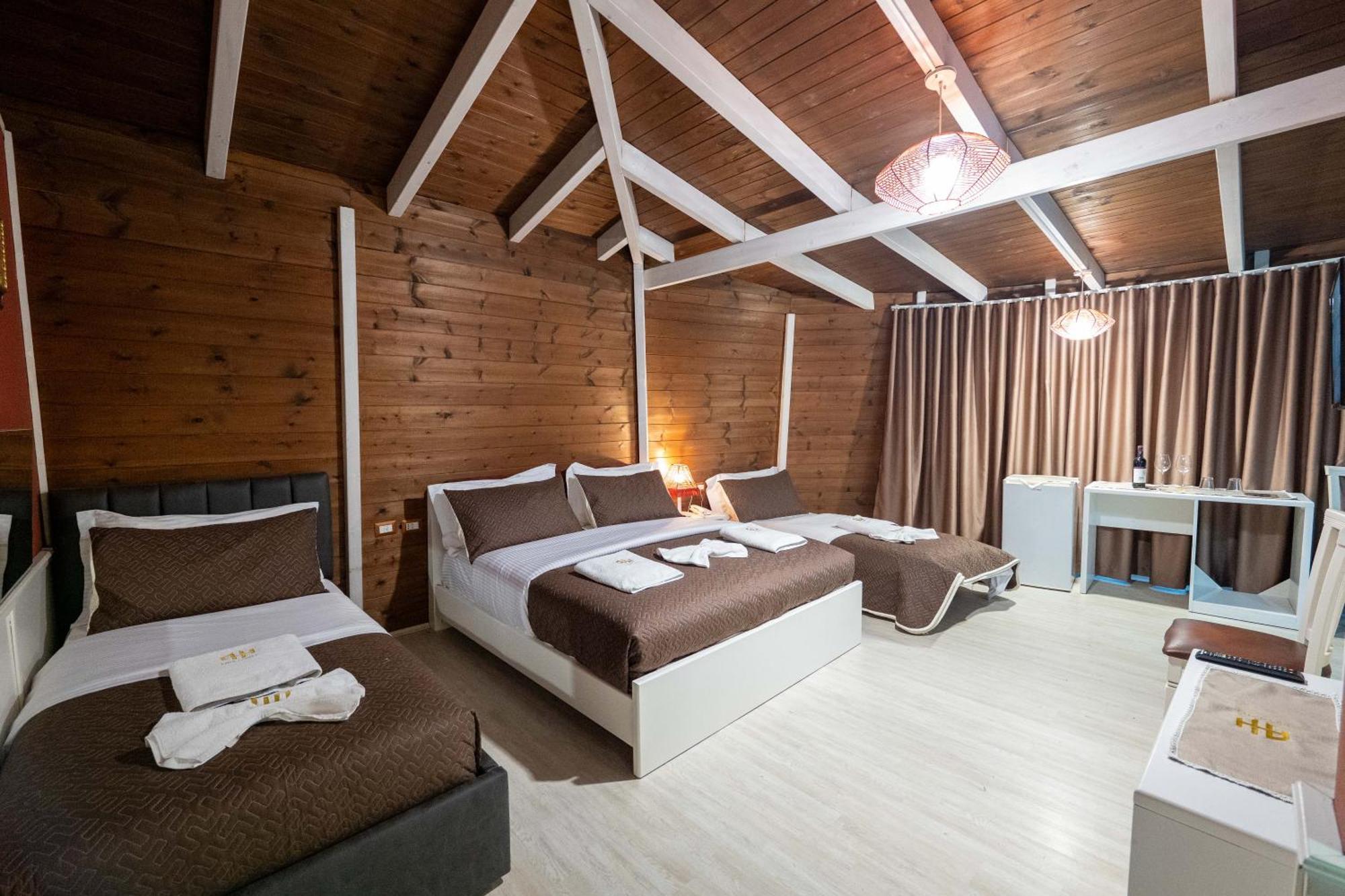 Hotel Aria Tirana Kültér fotó