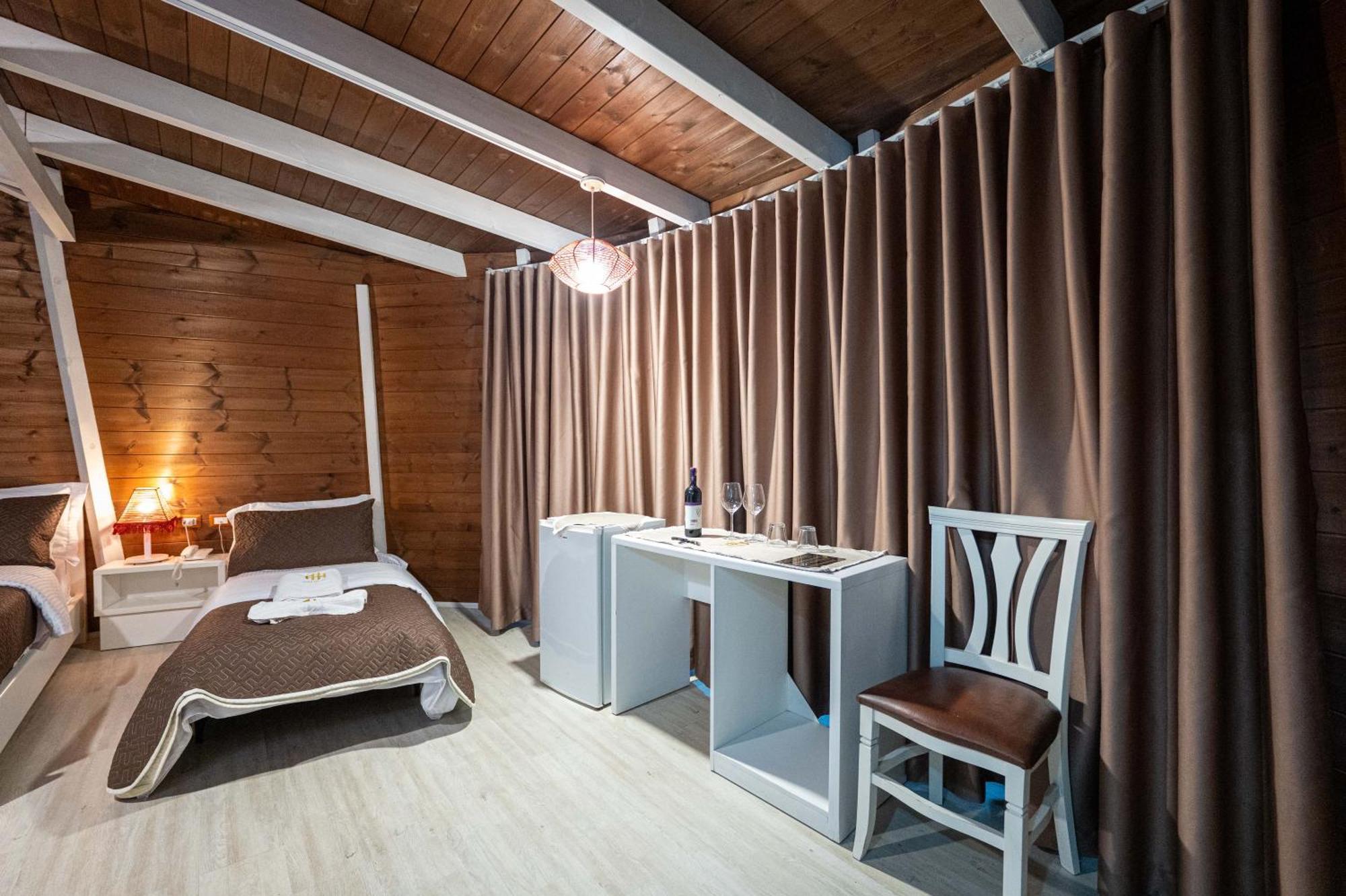 Hotel Aria Tirana Kültér fotó