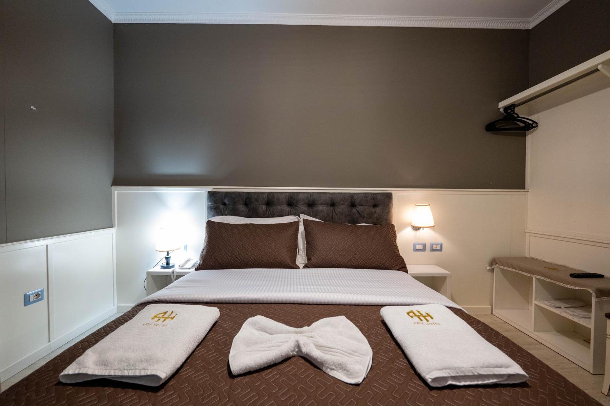 Hotel Aria Tirana Kültér fotó