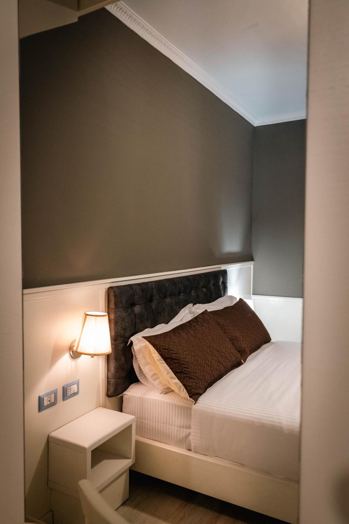 Hotel Aria Tirana Kültér fotó