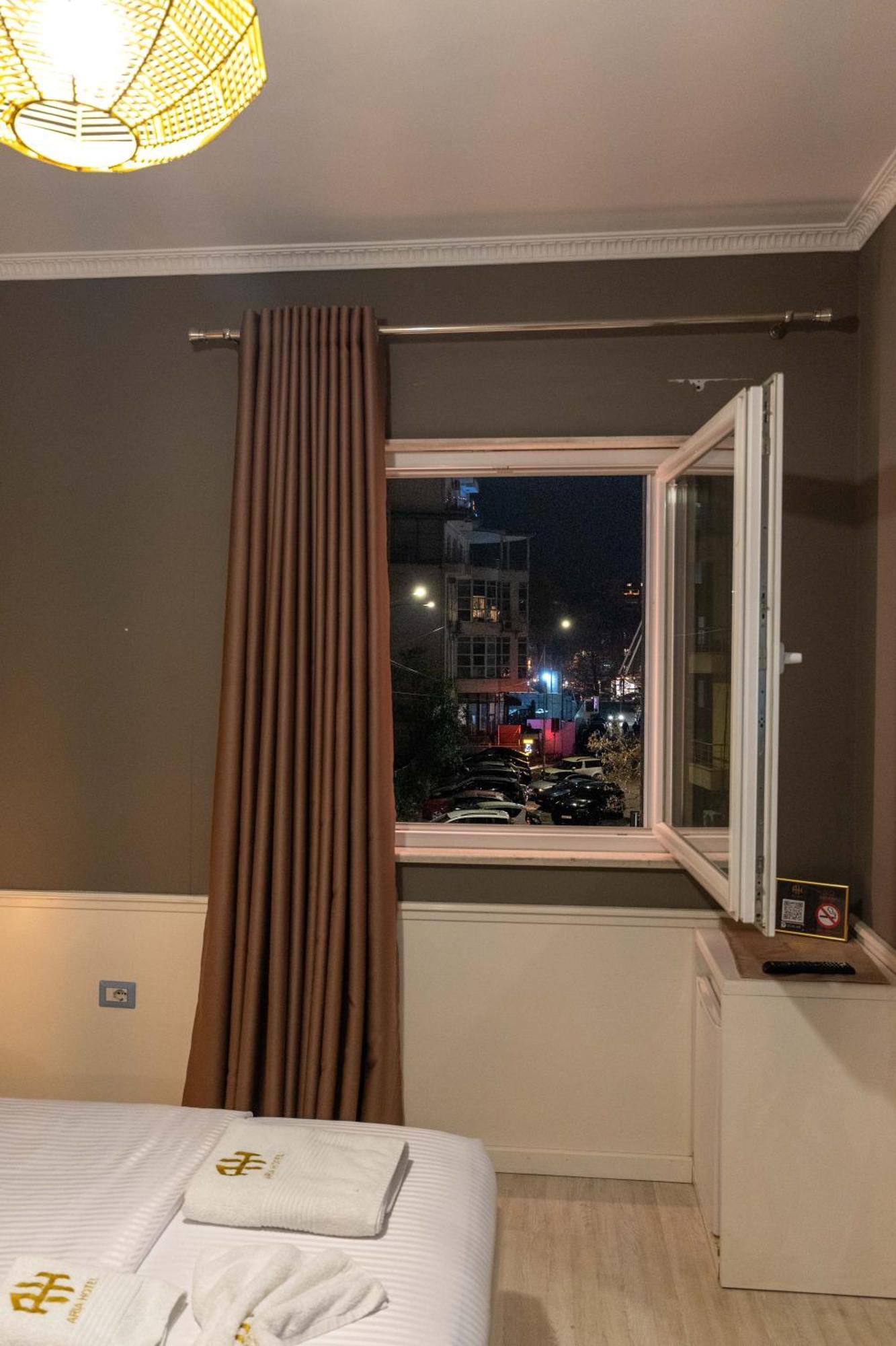 Hotel Aria Tirana Kültér fotó