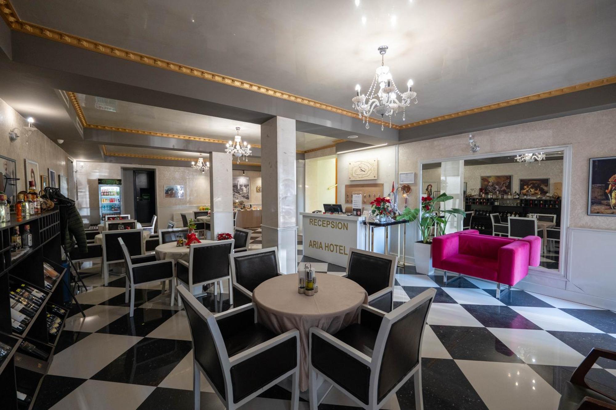 Hotel Aria Tirana Kültér fotó