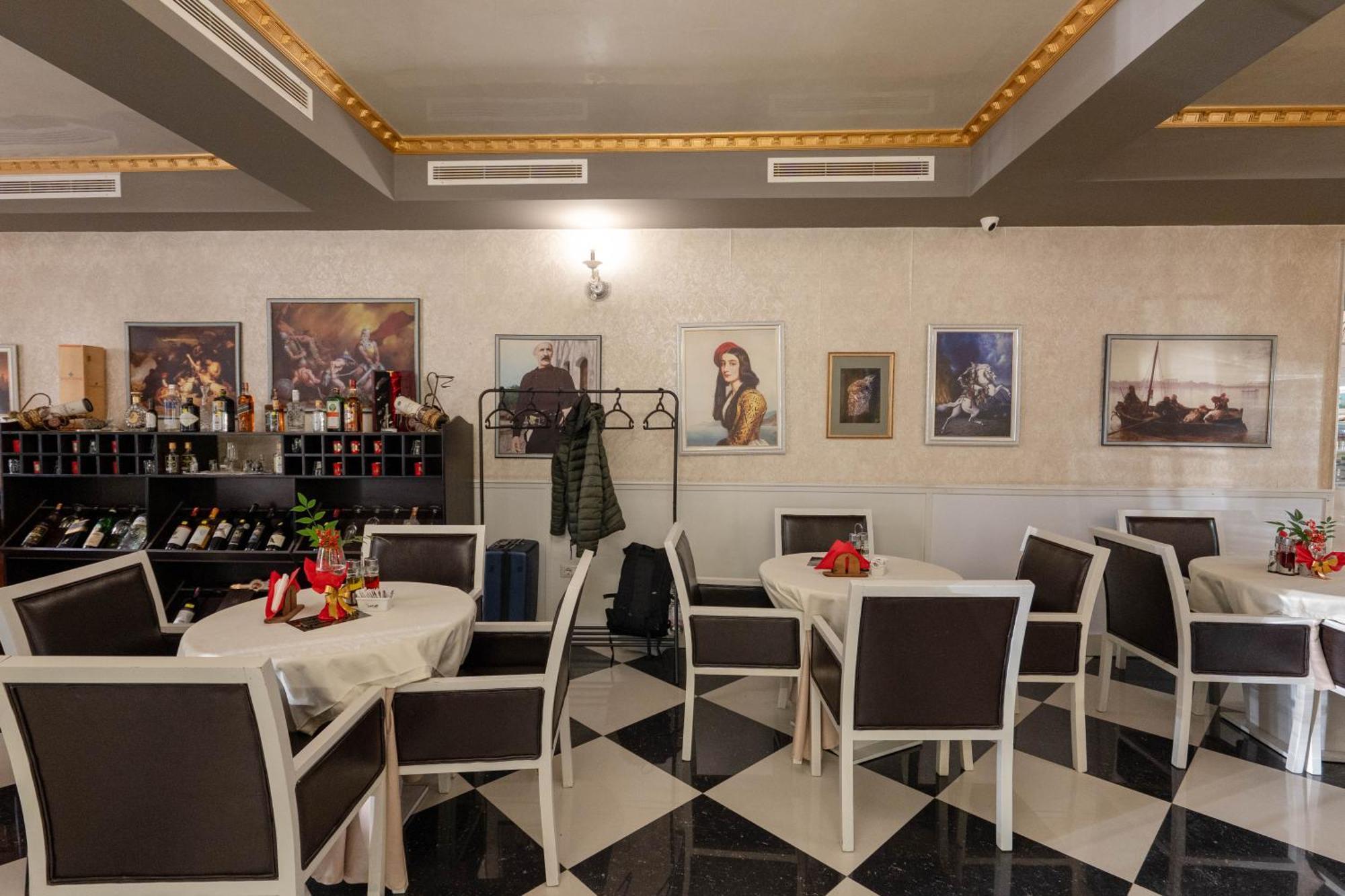Hotel Aria Tirana Kültér fotó